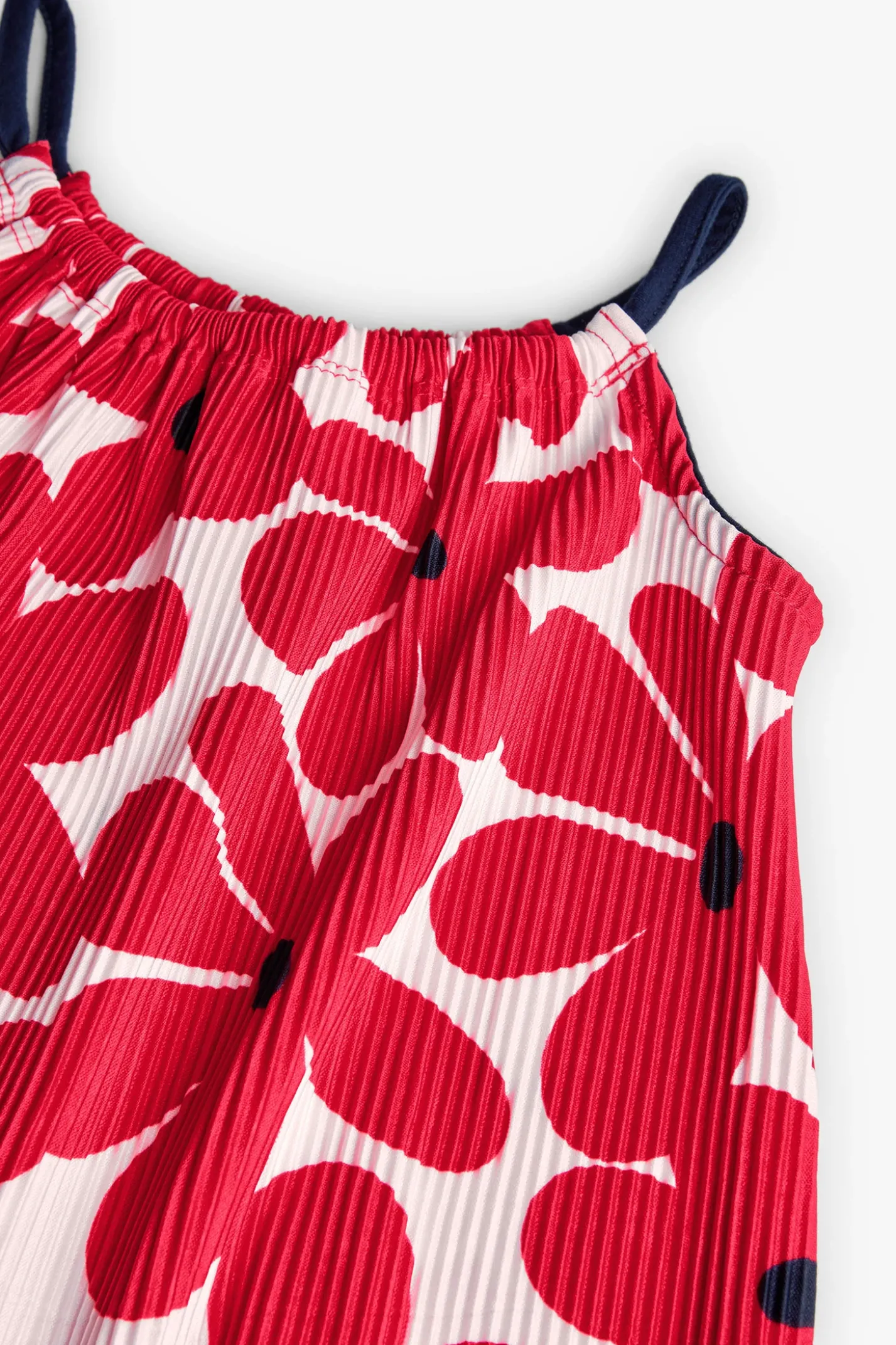 Abito in maglia per bambina con motivo floreale in rosso e bianco.