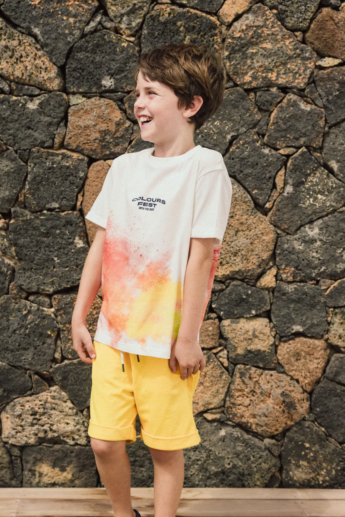 Bermuda in felpa per bambino di colore giallo