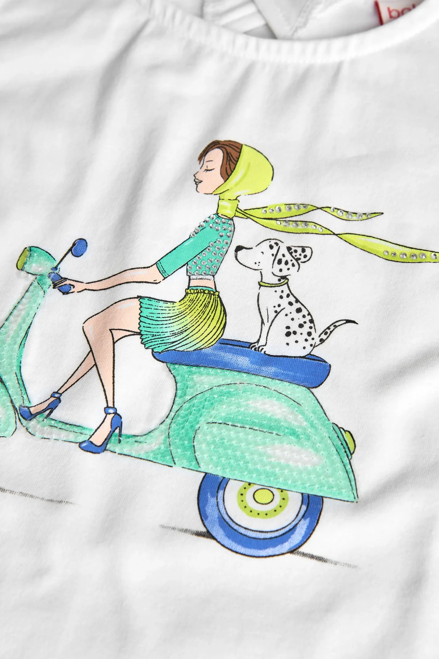 Canottiera a maglia per bambina di colore bianco.