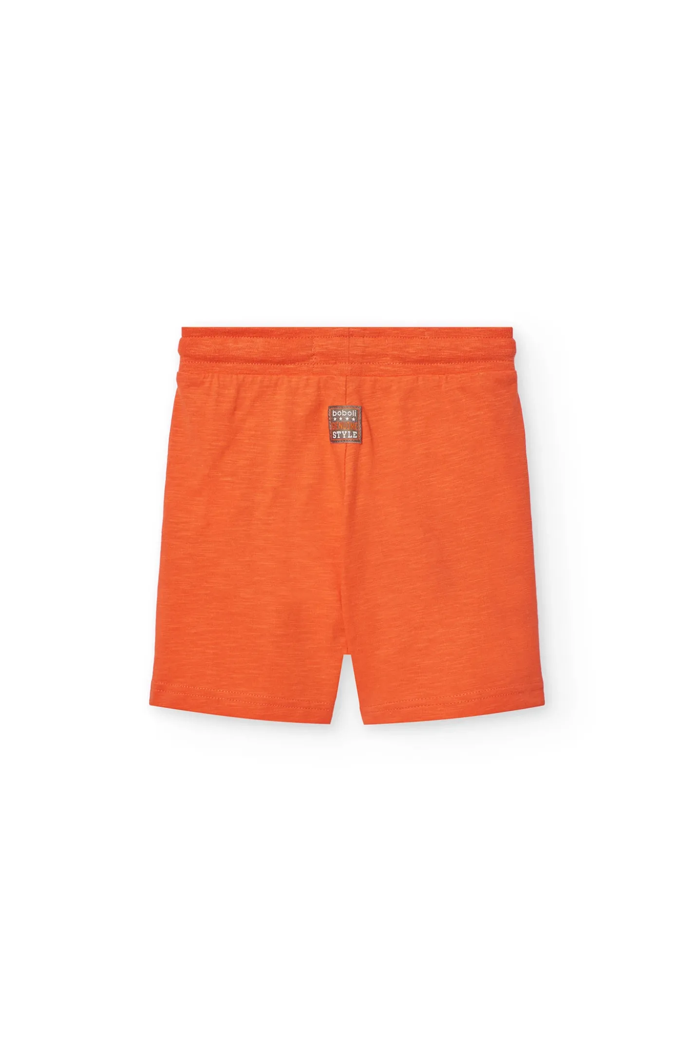 Completo a maglia con maglietta grigia e bermuda arancione per bambino.