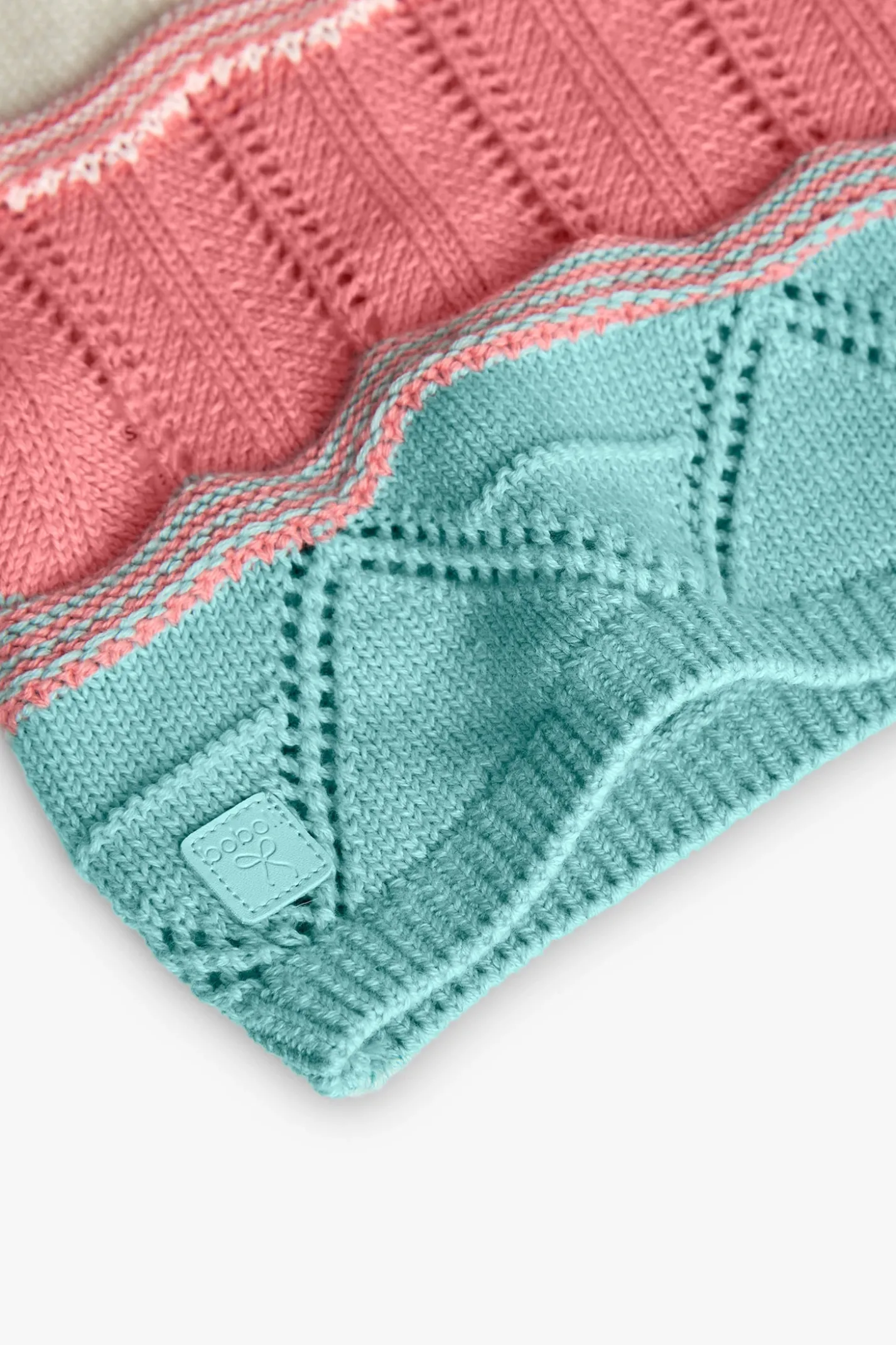Maglione lavorato a maglia per neonata di colore giallo