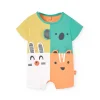 Pagliaccetto corto in maglia per neonato di colore salmone.