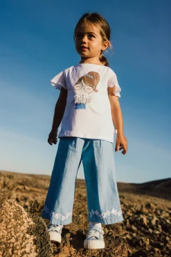 Pantalone di lino per neonata in colore azzurro cielo.