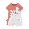 Tutina corta in maglia per bebé di colore arancione.