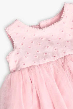 Vestitino in batista per neonata di colore rosa ricamato.