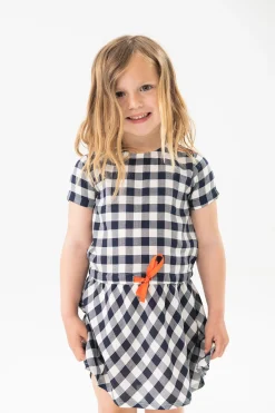 Vestito in viscosa per bambina con motivo a quadretti in colore navy.